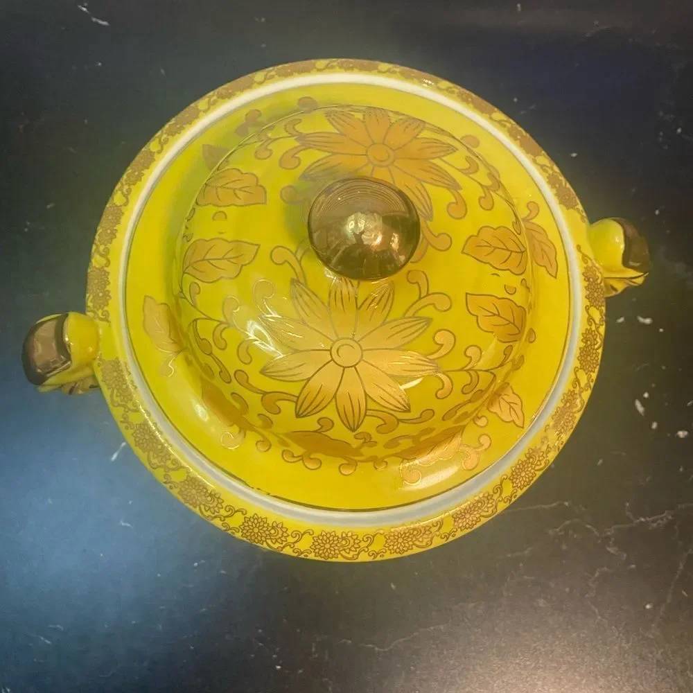 Vintage oriental vase with lid - Picture 3 of 8